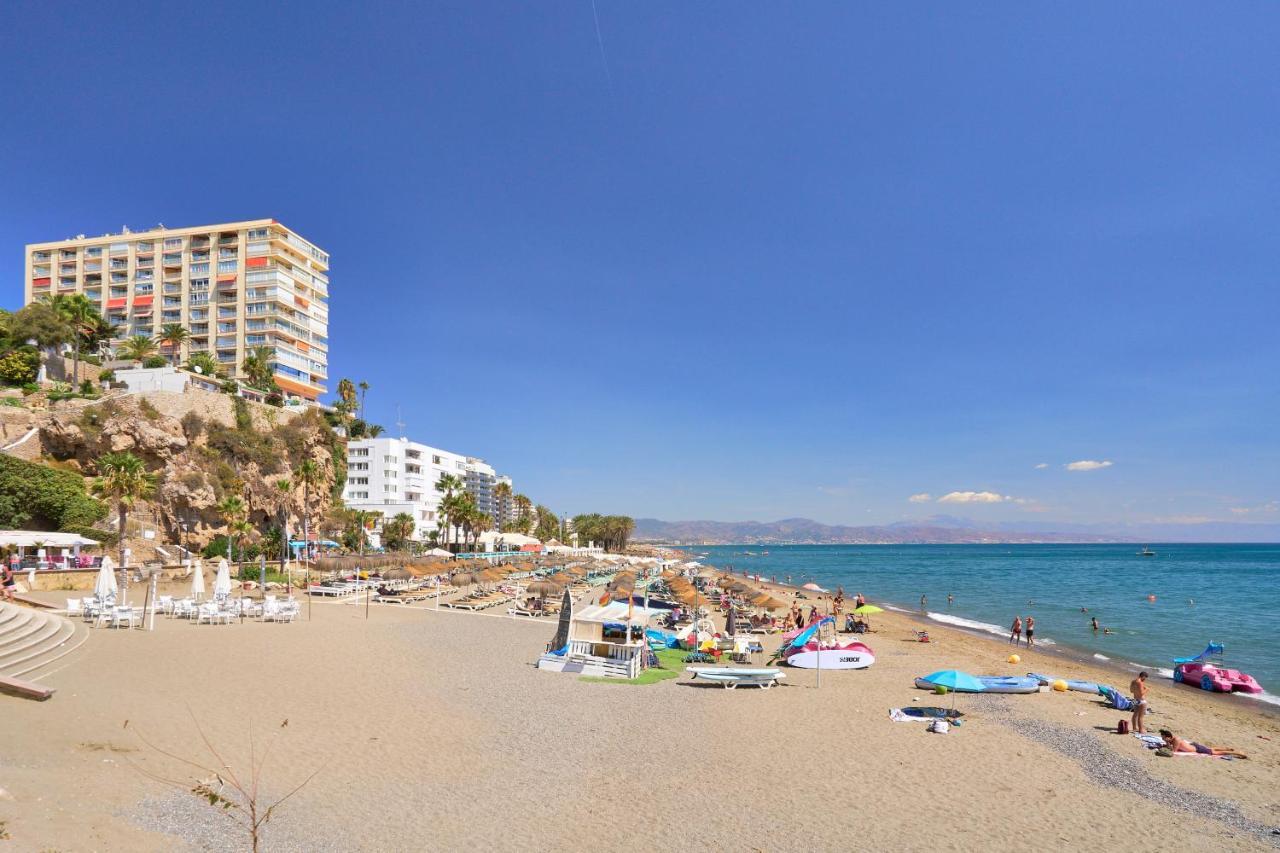 Savanna Beach. Amazing Apartment With Jacuzzi Torremolinos Exteriör bild