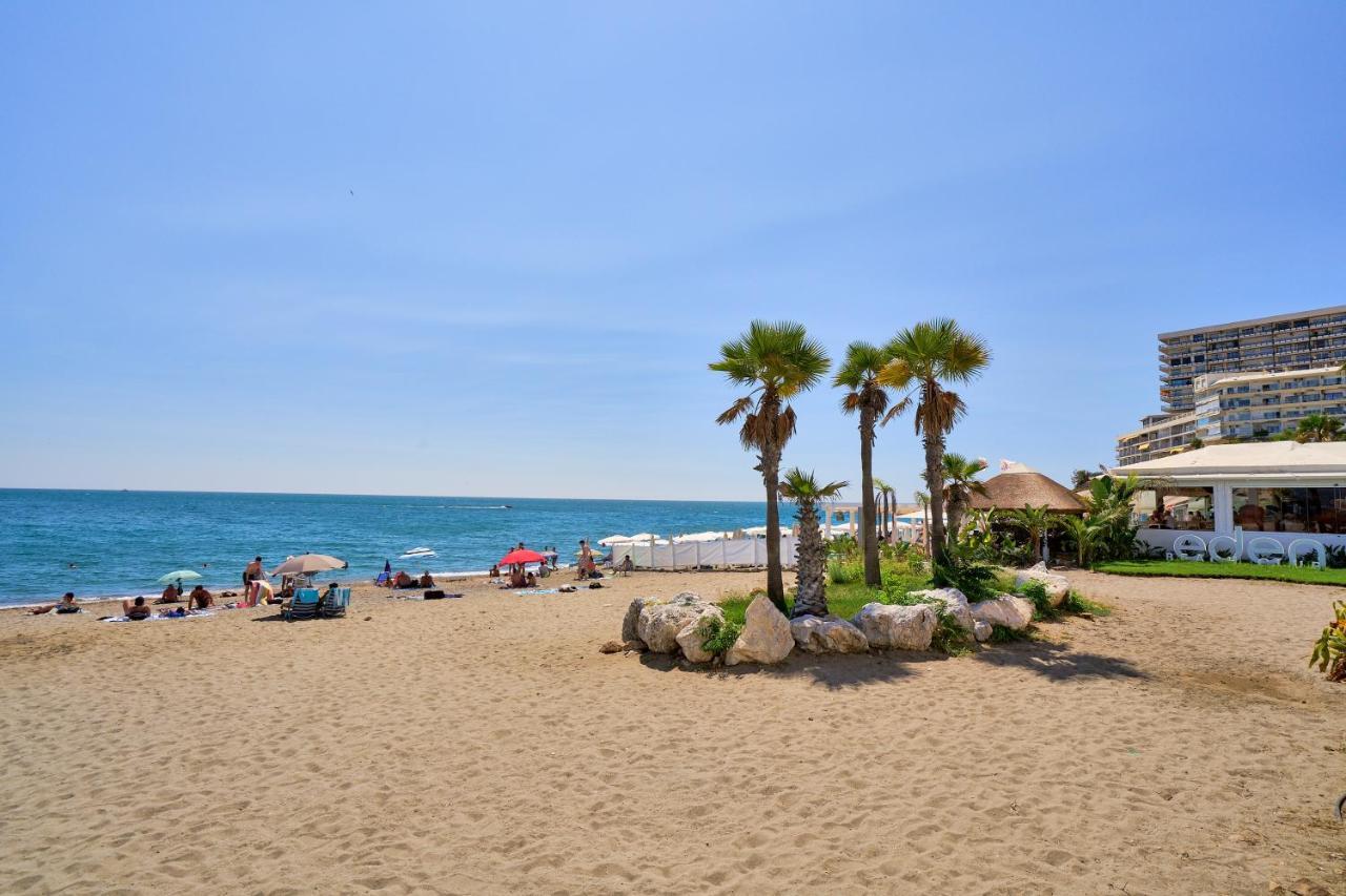 Savanna Beach. Amazing Apartment With Jacuzzi Torremolinos Exteriör bild